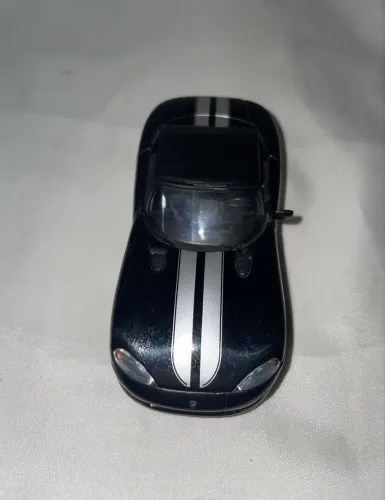 Miniatura Dodge Viper 1/43 Universal Hobbies