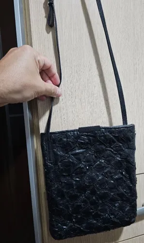 Bolsa Osklen pirarucu mini flat preta