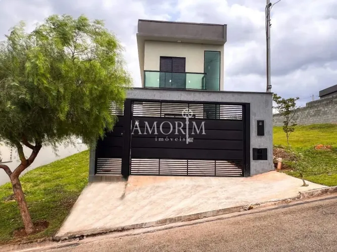 CASA EM CONDOMÍNIO FECHADO COM 3 DORMITÓRIOS E PISCINA - NOVA JAGUARI