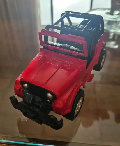 Miniatura Jeep CJ-7 1/32