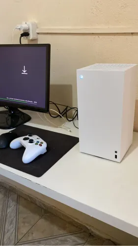 Xbox series x all digital 1tb com controle original - 3 meses de uso