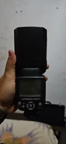 Flash Triopo Speedlight TR950 para Câmera