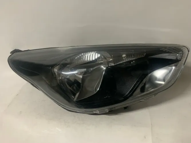 Farol Ford Ka máscara negra