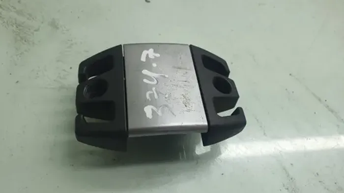 Trava Fixação Rede Chevrolet Captiva 2009