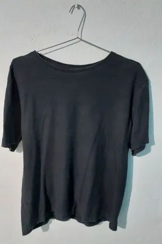 Camiseta básica Tamanho: M Cor: Preto - Cameron