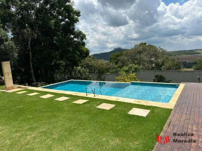 PORTEIRA FECHADA - Chácara com 4 suítes - varanda - piscina - Cachoeira - Caucaia do Alto
