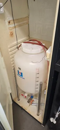 Fermentador indupropil 50l com pés de inox e poço térmico 