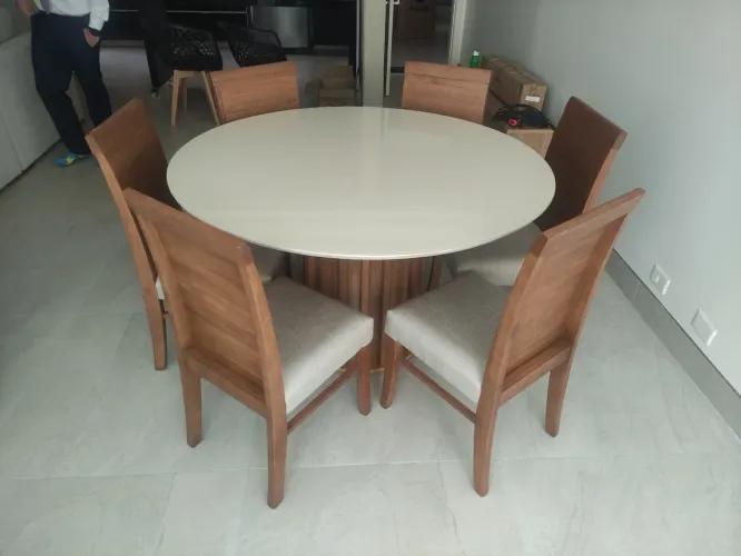Mesa de jantar nova madeira
