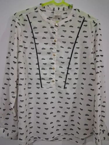 Linda Camisa Tamanho 44 em excelente!!!