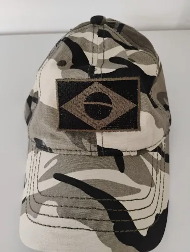 Boné bandeira do Brasil, camuflado