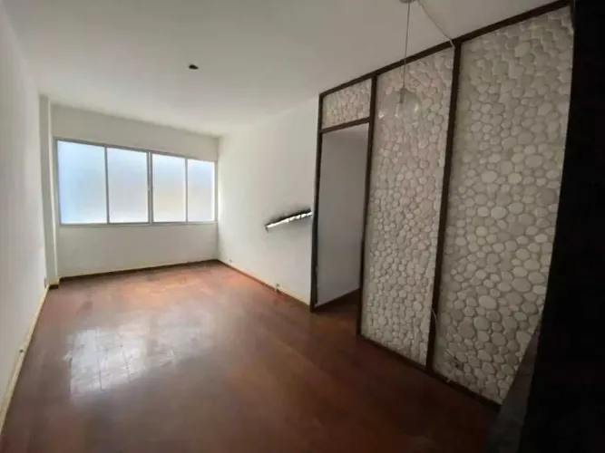 Apartamento : / Residencial / Glória