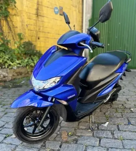 YAMAHA FLUO 2024 ZERADA