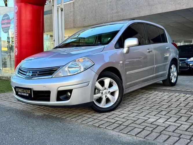 Nissan Tiida S 1.8/1.8 Flex 16V Aut. 2011