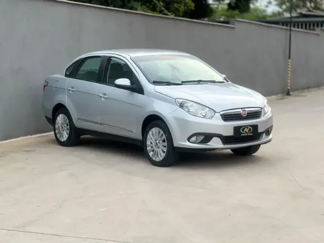 Fiat Grand Siena Essence 1.6 Flex 16V 2015