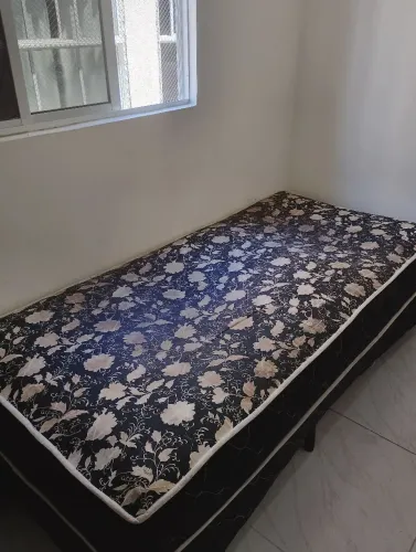Cama solteirão de molas ensacadas - Usada 