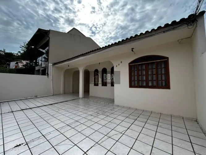 Casa a venda em Florianópolis, bairro Saco dos Limões