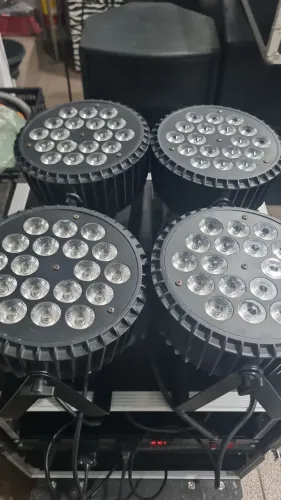 Par led 18x18 alumínio rgbwa