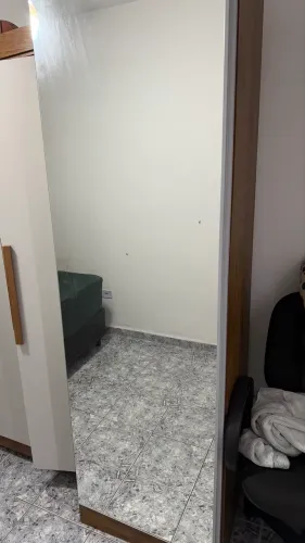 Sapateira com espelho