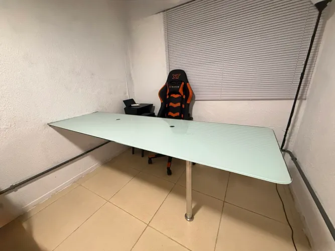 Mesa de Escritório em Vidro 2m x 60cm - Grande e Espaçosa