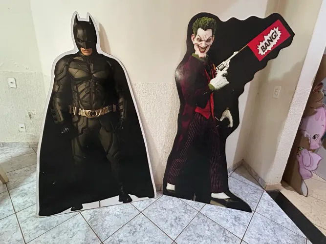 Totem de madeira mdf Batman e Coringa Festa Infantil/Adulto 