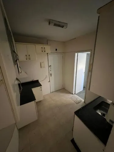 ALUGA-SE EXCELENTE APARTAMENTO NO CENTRO DE ALCÂNTARA!