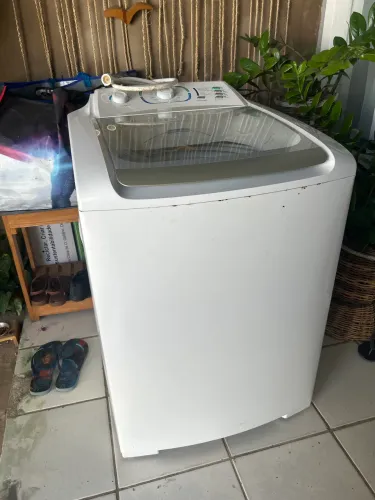 Lava roupa 12kg - funcionando