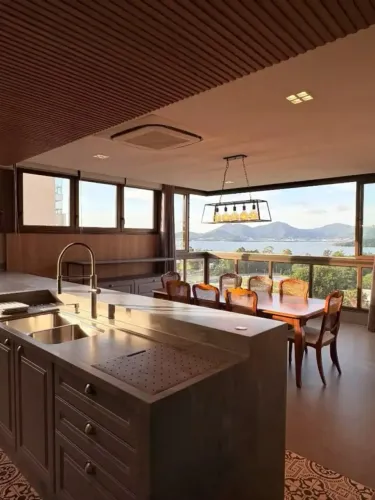 Apartamento duplex com 226 m2 com 3 quartos na Agronômica - Florianópolis - SC
