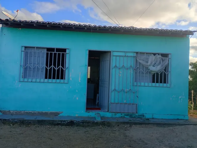 Vende-se Casa no Bom Jardim - Interior de Poço Verde