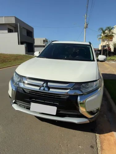 Mitsubishi Outlander 2.0 16V 160cv Aut. 2016