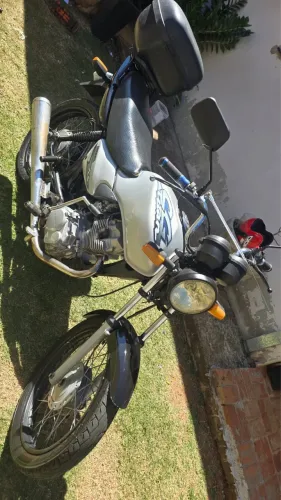 Titan Ks 2003 barata demais