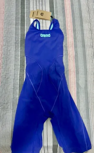 Traje de natação arena