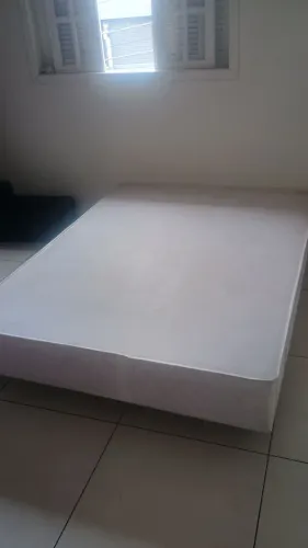 Vendo Base de cama de casal 