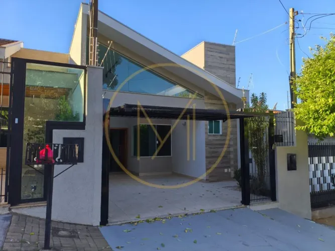 LOCAÇÃO | Casa, com 3 quartos em Jardim Paris 2, Maringá