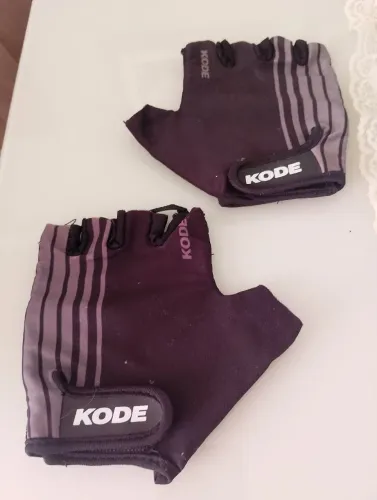 Vendo luvas e farol para bike