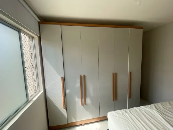 Guarda roupa de casal grande e espaçoso