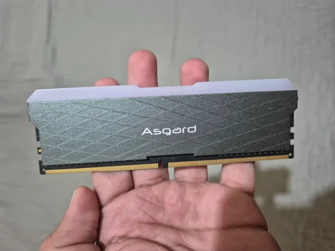 Memória RAM DDR4 Asgard 8GB 3200HZ CL 16 RGB