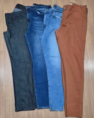 OPORTUNIDADE! LOTE COM 4 CALÇAS JEANS TAMANHO 48