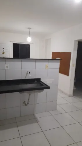 ALUGA-SE APARTAMENTO
