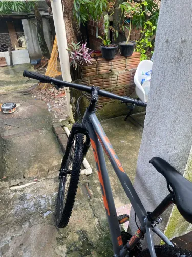Bike GTI Aro 29 - Freio a Disco - Excelente Estado