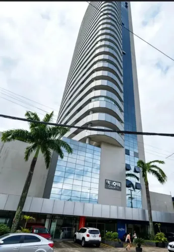 Unique Studio 1/4