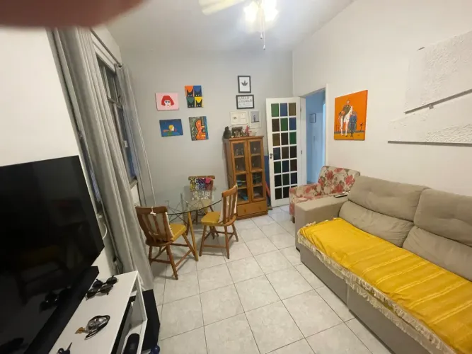 2 quartos com 1 lance de escada arrumado