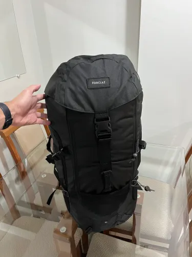 Mochila de Trilha 50L Forclaz (Decathlon)