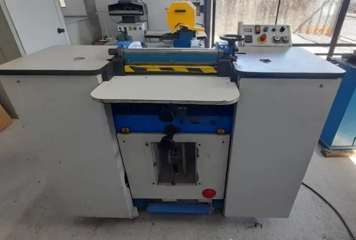 Maquina de Dividir Couros