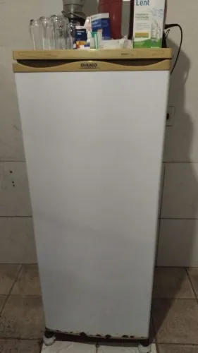 Vende se geladeira 