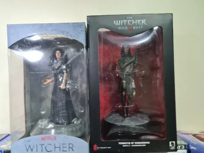 Kit 2 Action Figures The Witcher Dark Horse