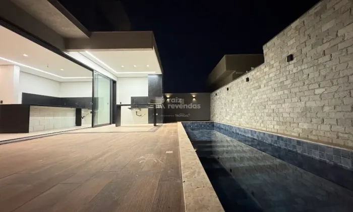 Sobrado no Jardins Bolonha | 270 m² | 4 suítes | Suíte térrea e varanda gourmet