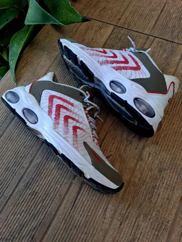 Tênis air max tw