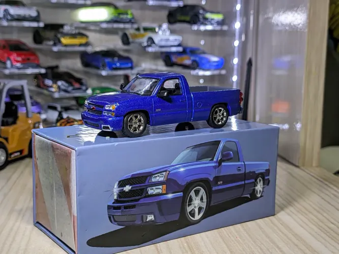 Silverado PARA64 1/64