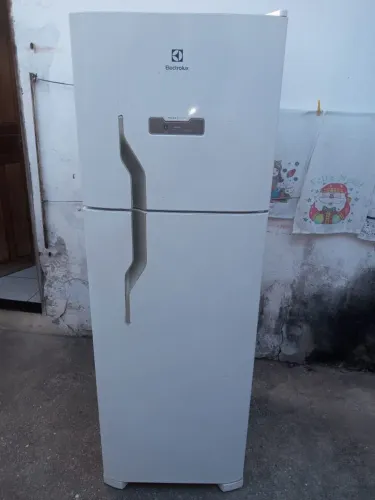 Geladeira toda boa