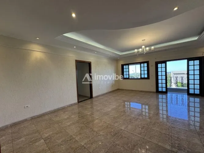 Casa linda e com 2 salões comerciais - Renda Imediata !